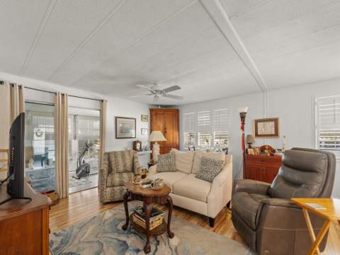 212 NE Forrest Court, Jensen Beach FL - photo 8 of 35