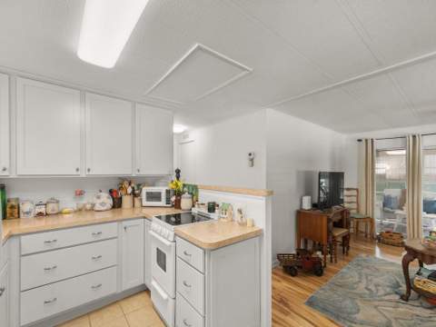 212 NE Forrest Court, Jensen Beach FL - photo 14 of 35
