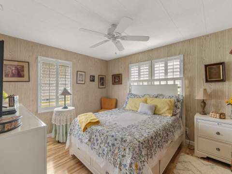 212 NE Forrest Court, Jensen Beach FL - photo 23 of 35