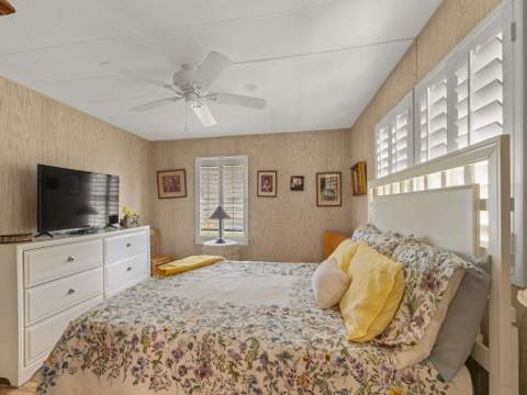 212 NE Forrest Court, Jensen Beach FL - photo 24 of 35