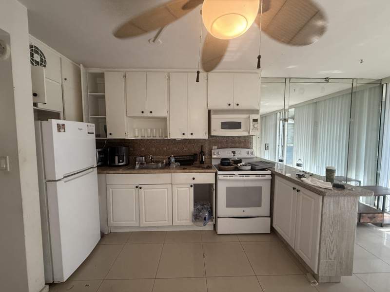 1 bedroom Stock Cooperative at 901 N Birch Road #7D, Marine Colony Villas Co-Op, Fort Lauderdale — photo 5