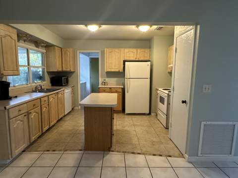 258 SW Bridgeport Drive, Port St. Lucie FL - photo 17 of 28