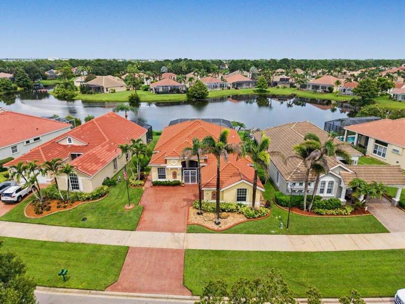 3 bedroom Single Family Residence at 688 SW Lake Charles Circle, Lake Charles Phase 3A, Port St. Lucie — photo 2