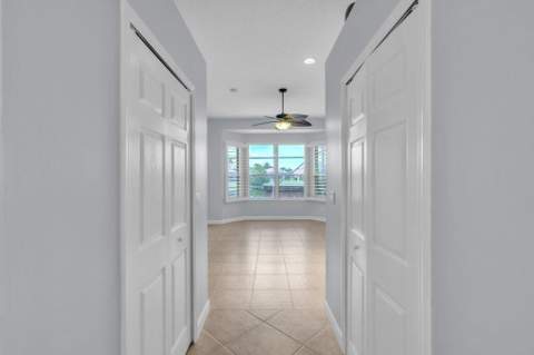 688 SW Lake Charles Circle, Port St. Lucie FL - photo 17 of 64