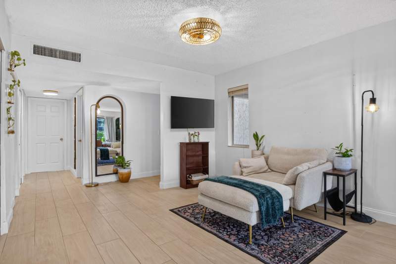 2 bedroom Condominium at 3212 S Lakeview Circle #10104, The Sands Section 1 Condominium, Fort Pierce — photo 5