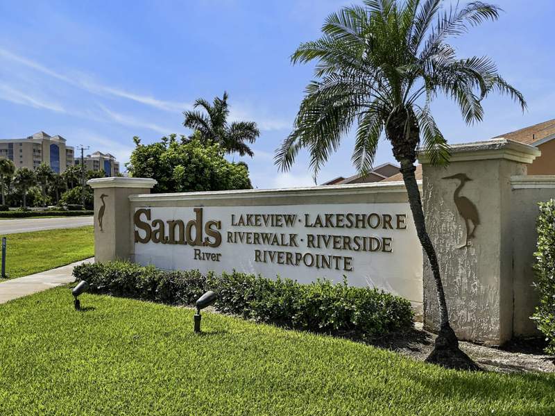 2 bedroom Condominium at 3212 S Lakeview Circle #10104, The Sands Section 1 Condominium, Fort Pierce — photo 2