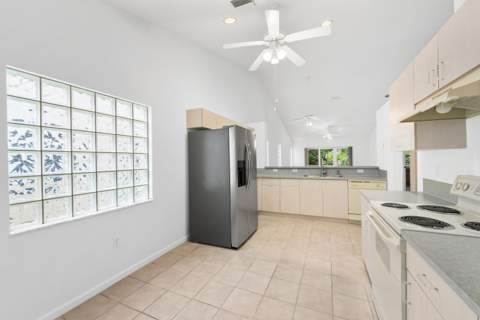 12838 Hampton Lakes Circle, Boynton Beach FL - photo 7 of 33
