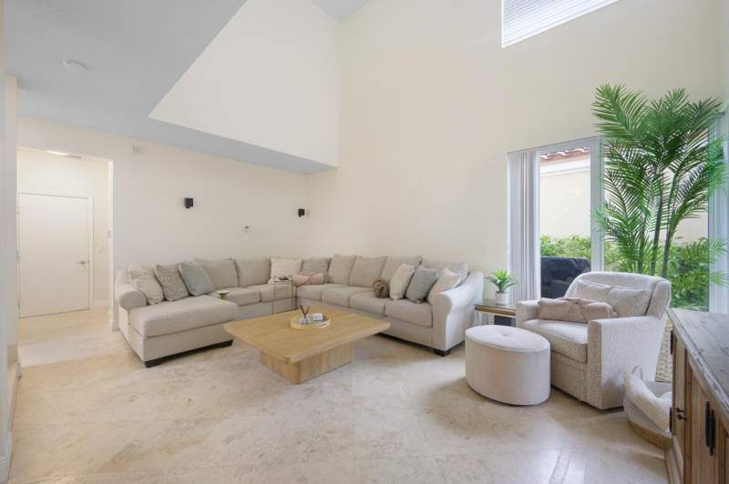 4 bedroom Single Family Residence at 17707 Tiffany Trace Drive, Tiffany Trace, Boca Raton — photo 2