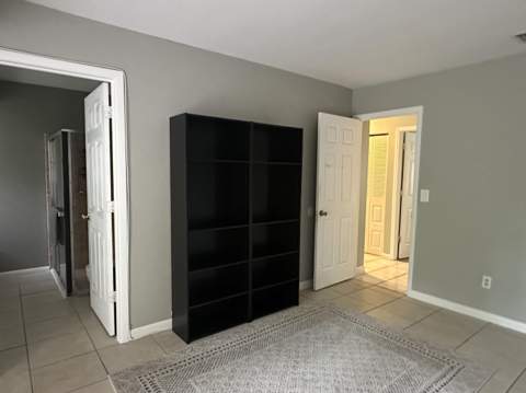 258 SW Bridgeport Drive, Port St. Lucie FL - photo 9 of 28