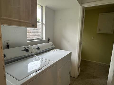 258 SW Bridgeport Drive, Port St. Lucie FL - photo 6 of 28