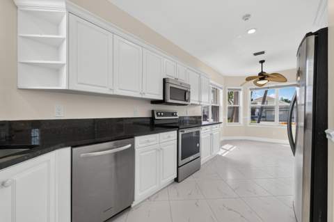 120 Pepper Lane, Jensen Beach FL - photo 16 of 47