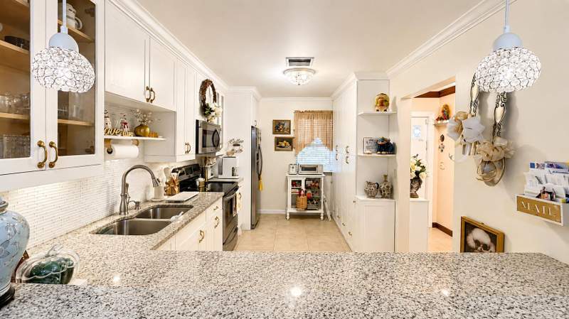 2 bedroom Villa at 5780 W Fernley Drive #101, Cresthaven Condo Townhomes Sec 3, West Palm Beach — photo 3