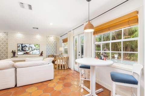 332 Pilgrim Road, West Palm Beach FL - photo 19 of 40