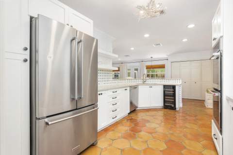 332 Pilgrim Road, West Palm Beach FL - photo 11 of 40