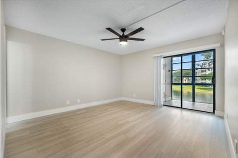 7428 Ashmont Circle #210, Tamarac FL - photo 10 of 33