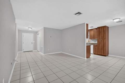 1058 Fernlea Drive, West Palm Beach FL - photo 6 of 49