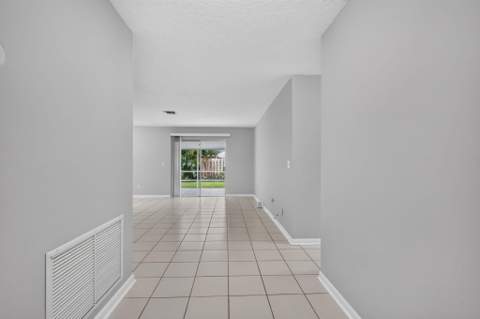 1058 Fernlea Drive, West Palm Beach FL - photo 7 of 49