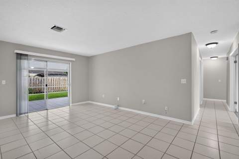 1058 Fernlea Drive, West Palm Beach FL - photo 9 of 49