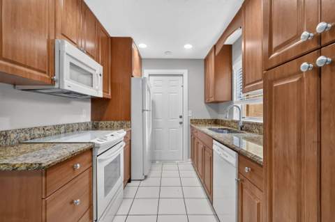 1058 Fernlea Drive, West Palm Beach FL - photo 11 of 49