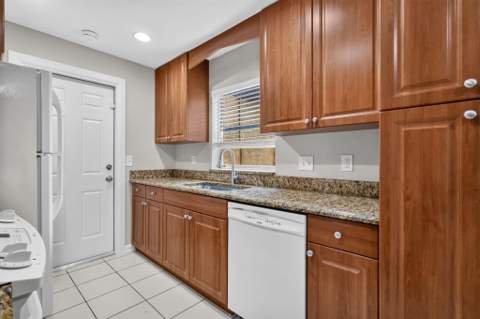 1058 Fernlea Drive, West Palm Beach FL - photo 12 of 49