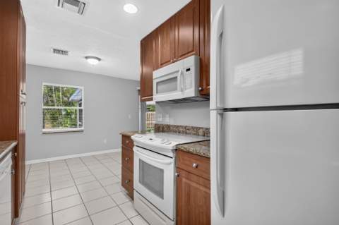 1058 Fernlea Drive, West Palm Beach FL - photo 13 of 49