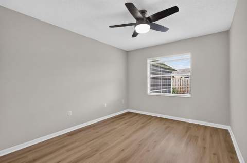 1058 Fernlea Drive, West Palm Beach FL - photo 20 of 49