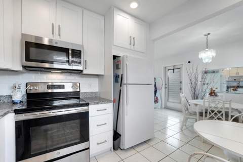 173 Valencia H, Delray Beach FL - photo 6 of 20
