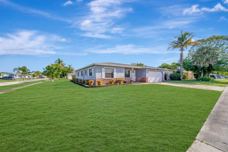 3 bedroom Single Family Residence at 10941 Gallery Street, Holiday City, Palmetto Pines, Boca Raton — photo 3