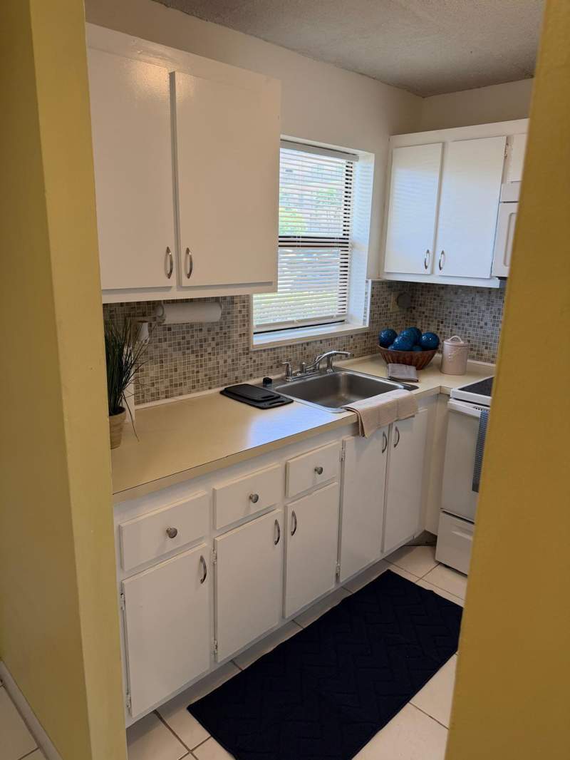1 bedroom Condominium at 10444 NW 30th Court #105, Sunrise Lakes 165 Condo, Sunrise — photo 4