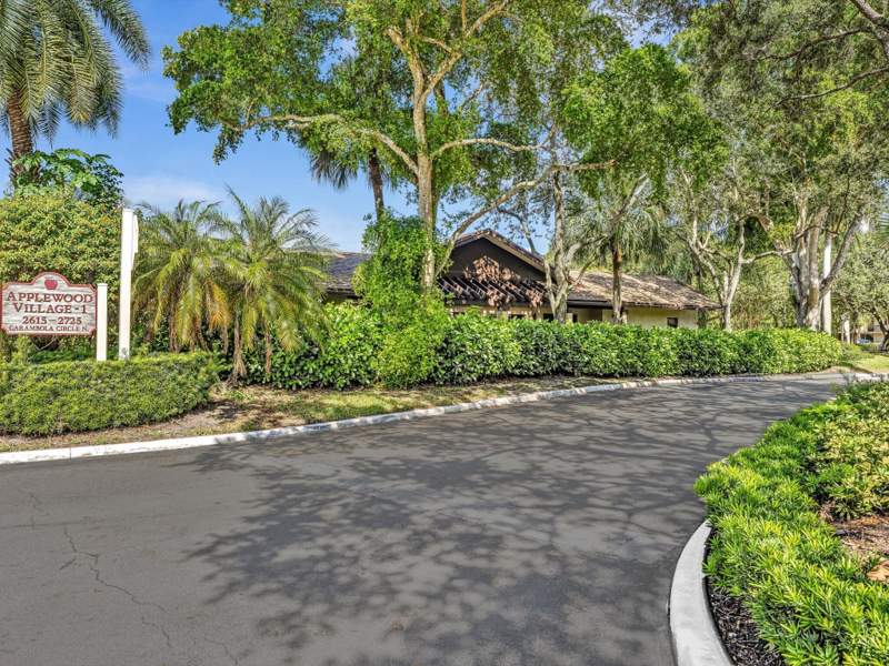 2 bedroom Condominium at 2659 Carambola Circle #306, Applewood Village I-A Condo, Coconut Creek — photo 2