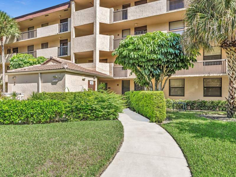 2 bedroom Condominium at 2659 Carambola Circle #306, Applewood Village I-A Condo, Coconut Creek — photo 4