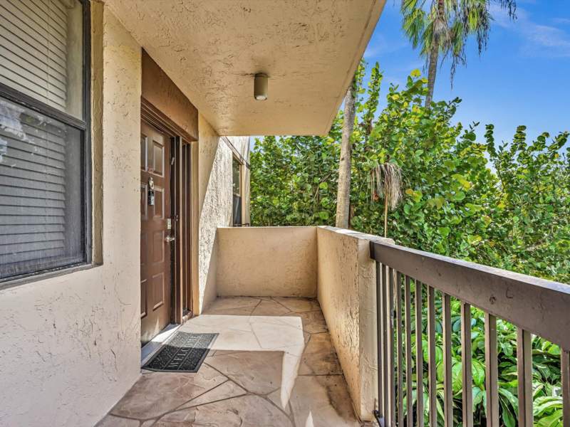 2 bedroom Condominium at 2659 Carambola Circle #306, Applewood Village I-A Condo, Coconut Creek — photo 5