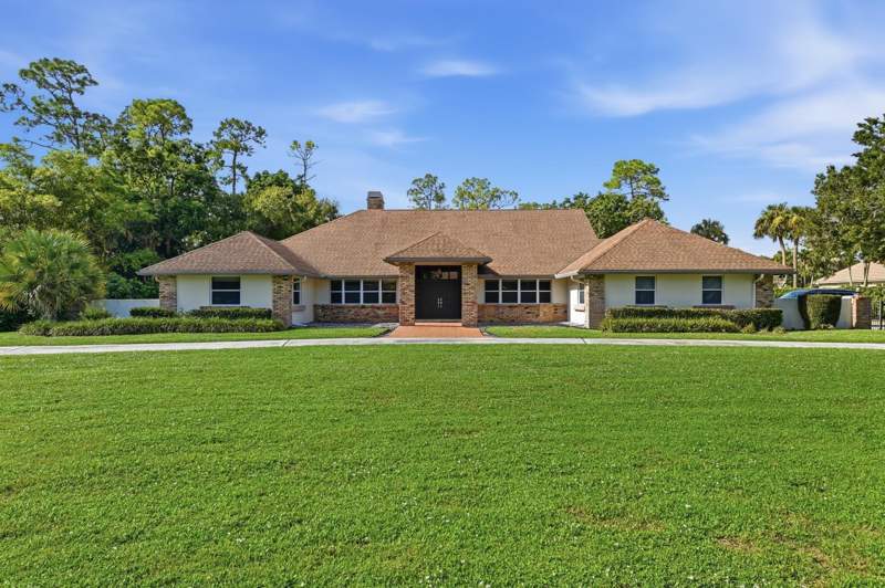 4 bedroom Single Family Residence at 13670 Doubletree Trail, Pinewood Of Wellington, Wellington — photo 4