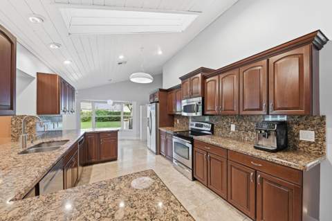 13670 Doubletree Trail, Wellington FL - photo 23 of 35