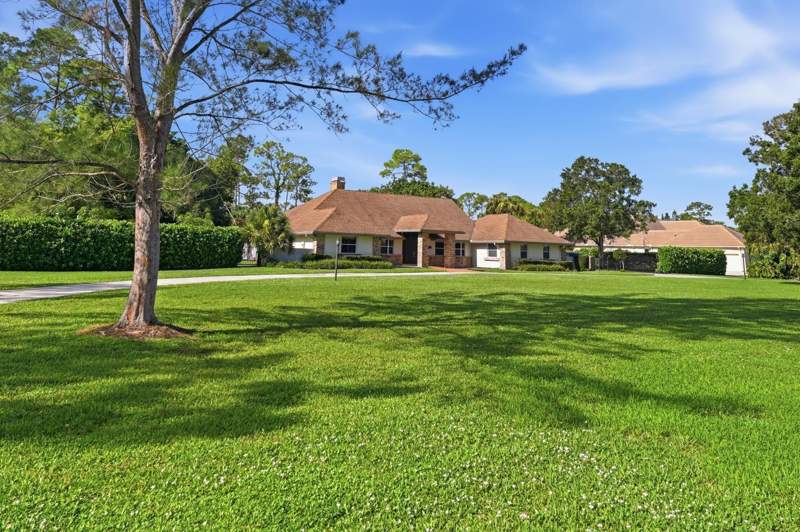 4 bedroom Single Family Residence at 13670 Doubletree Trail, Pinewood Of Wellington, Wellington — photo 5