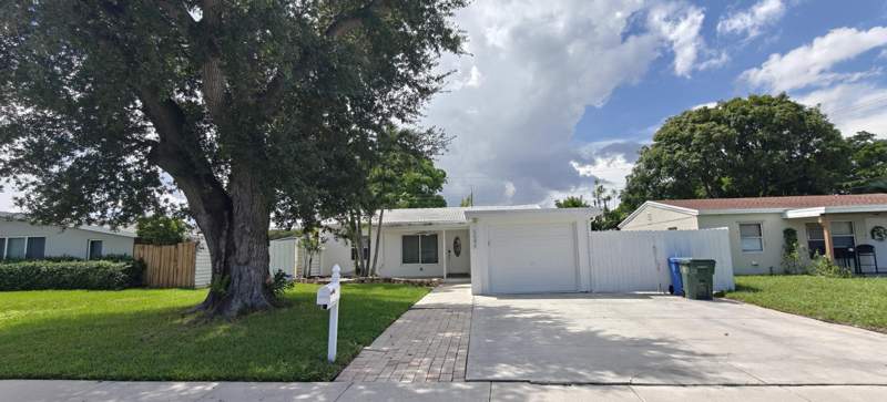 3 bedroom Single Family Residence at 5649 NE 5th Terrace, Patterson Park 3 Add, Oakland Park — photo 4