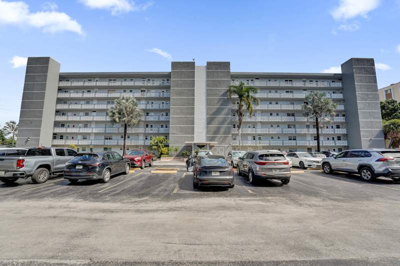 1 bedroom Condominium at 610 NE 12th Avenue #306, Meadowbrook Towers Condo G, Hallandale Beach — photo 5