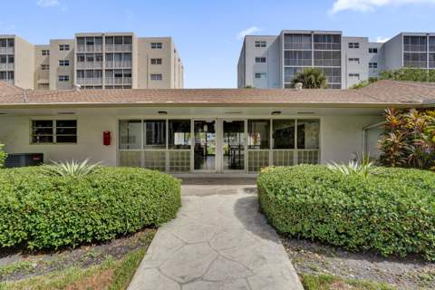 610 NE 12th Avenue #306, Hallandale Beach FL - photo 6 of 38