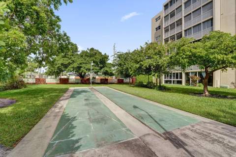 610 NE 12th Avenue #306, Hallandale Beach FL - photo 8 of 38