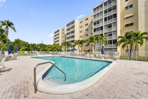 610 NE 12th Avenue #306, Hallandale Beach FL - photo 9 of 38