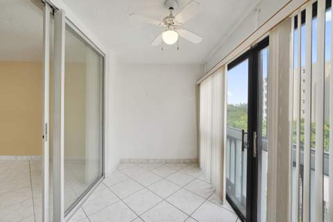 610 NE 12th Avenue #306, Hallandale Beach FL - photo 11 of 38
