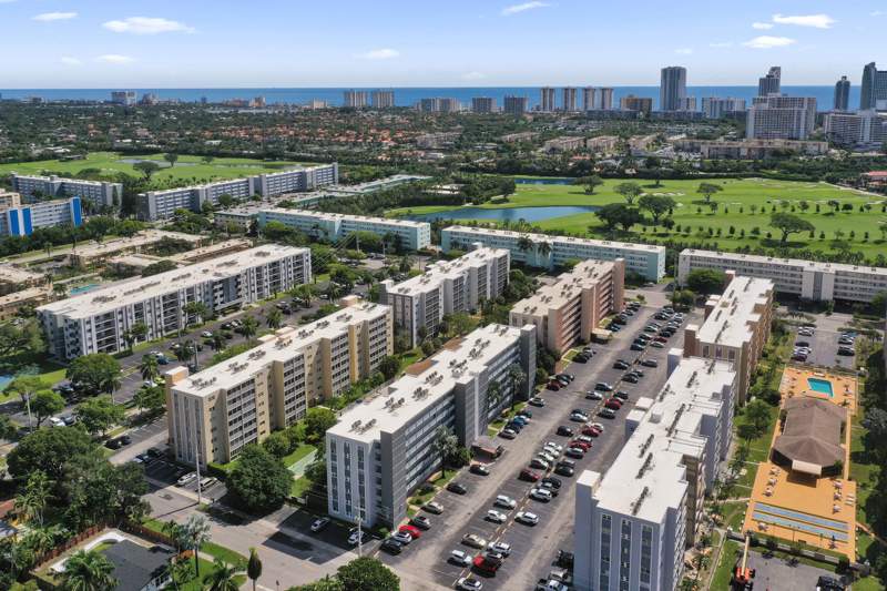 1 bedroom Condominium at 610 NE 12th Avenue #306, Meadowbrook Towers Condo G, Hallandale Beach — photo 2