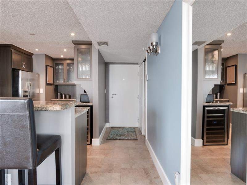 2 bedroom Condominium at 121 Golden Isles Drive #806, Dorsey Arms Condo, Hallandale Beach — photo 3