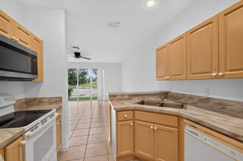 3 bedroom Townhouse at 5155 White Oleander, Victoria Woods 3B, West Palm Beach — photo 5