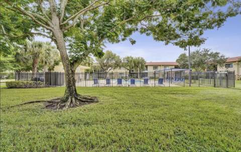 303 Lakeview Drive #102, Weston FL - photo 17 of 25
