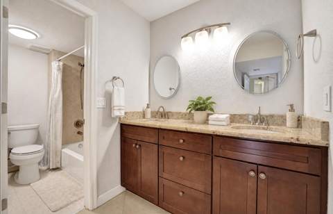 303 Lakeview Drive #102, Weston FL - photo 7 of 25