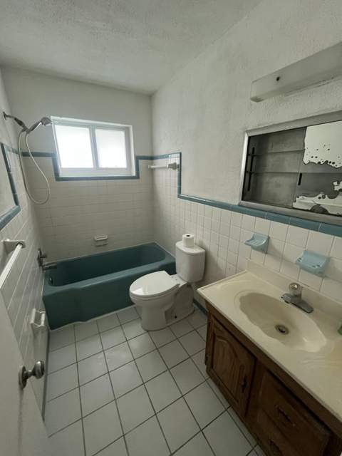 333 NW 26th Court, Wilton Manors FL - photo 8 of 9
