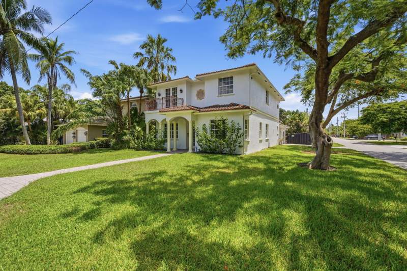 5 bedroom Single Family Residence at 400 NE 8th Avenue, Holmberg & Mc Kees, Fort Lauderdale — photo 3