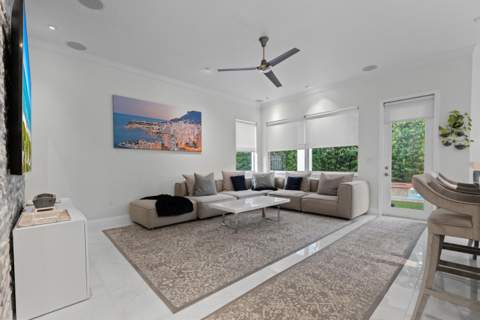 7372 NW 18th Court, Pembroke Pines FL - photo 17 of 59