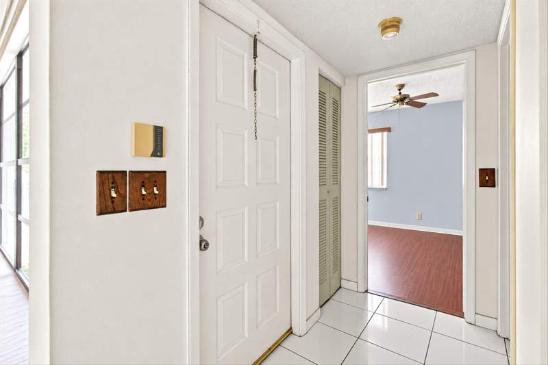 2 bedroom Townhouse at 7420 NW 34th Street, Inverrary 32 Sec Three, Lauderhill — photo 4